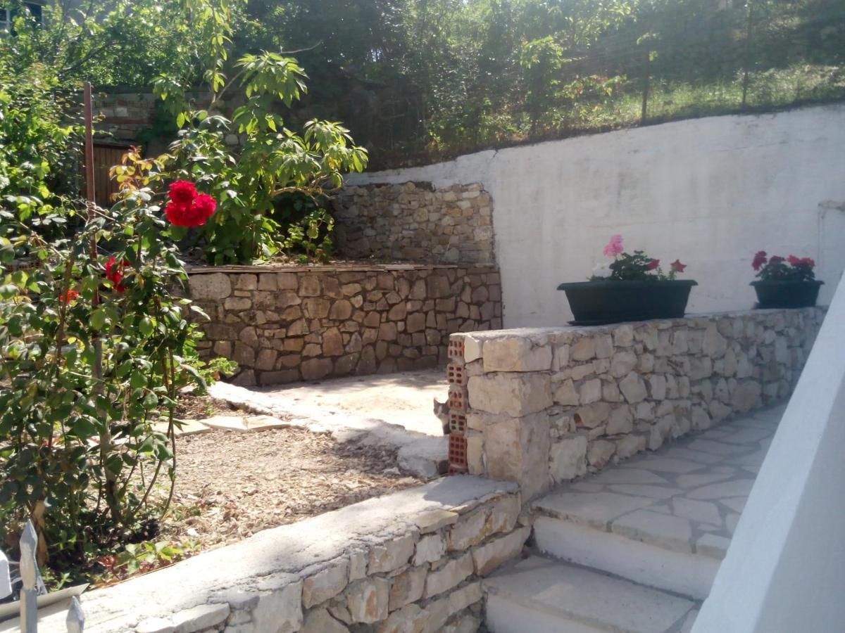 Soustas Apartments Longós Dış mekan fotoğraf
