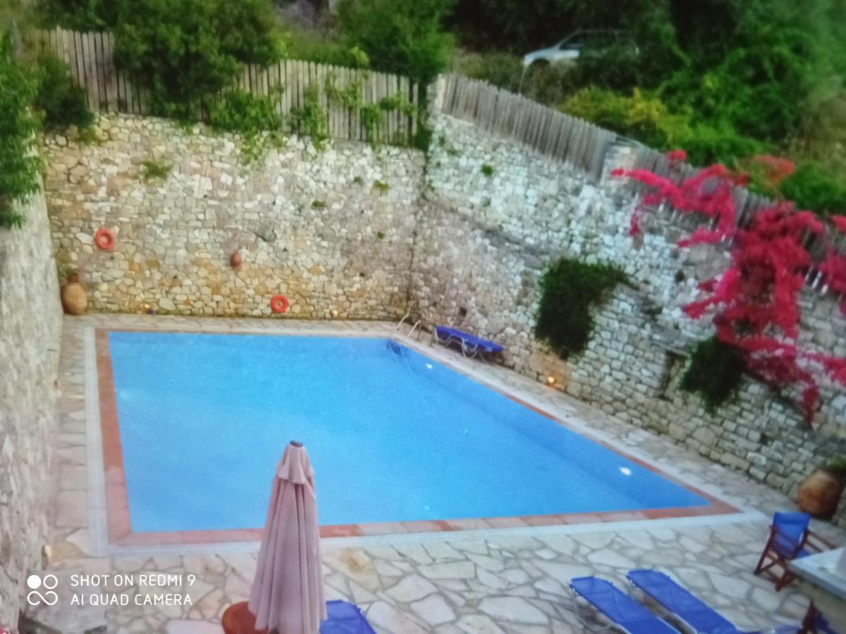 Soustas Apartments Longós Dış mekan fotoğraf