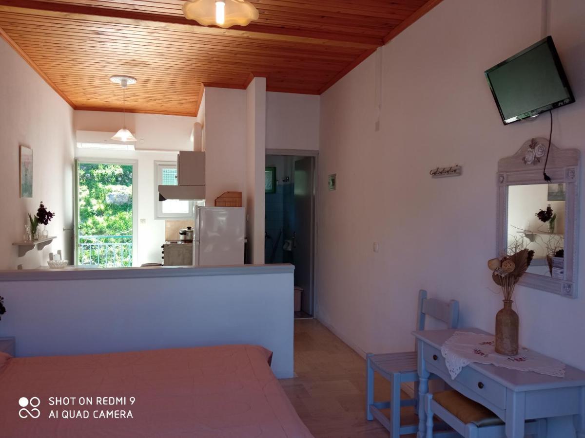 Soustas Apartments Longós Dış mekan fotoğraf