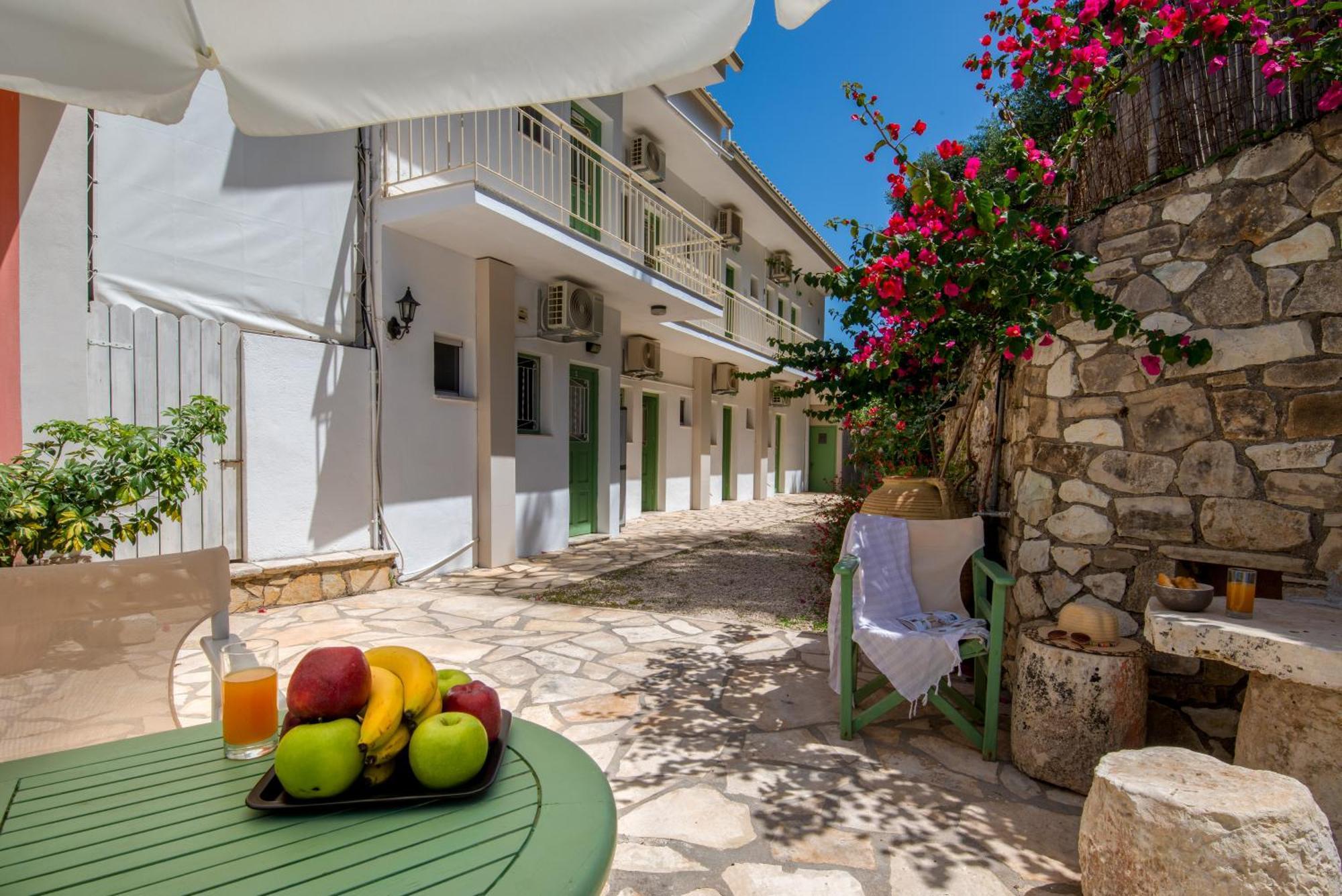Soustas Apartments Longós Dış mekan fotoğraf
